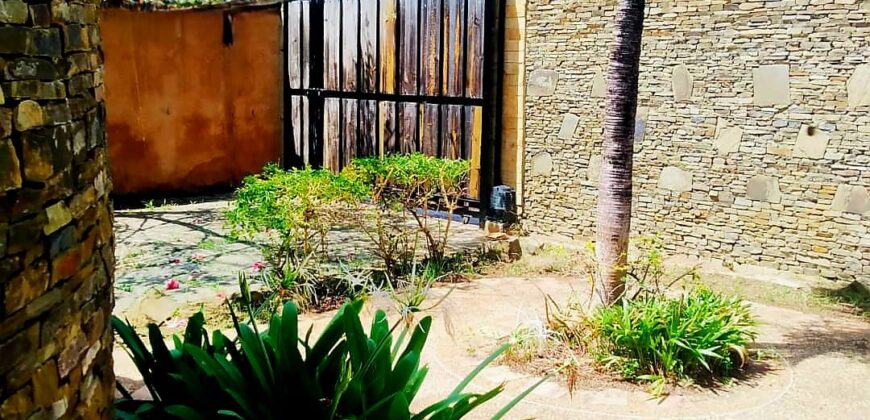 Haus mit Garten zum Kauf in der Karibik in Venezuela